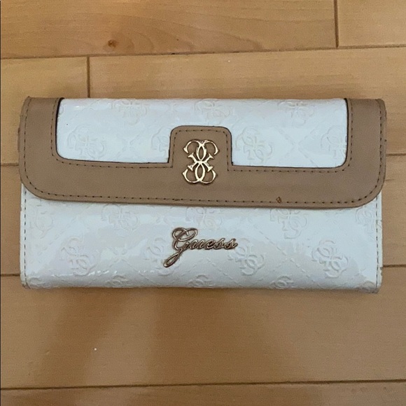 Guess wallet - Picture 1 of 3